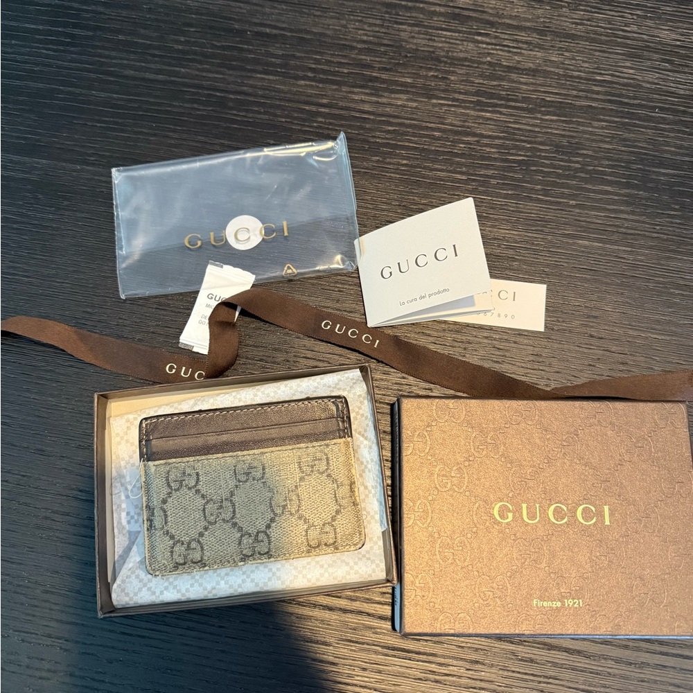 Used Gucci Tan and Dark Brown Card Holder
